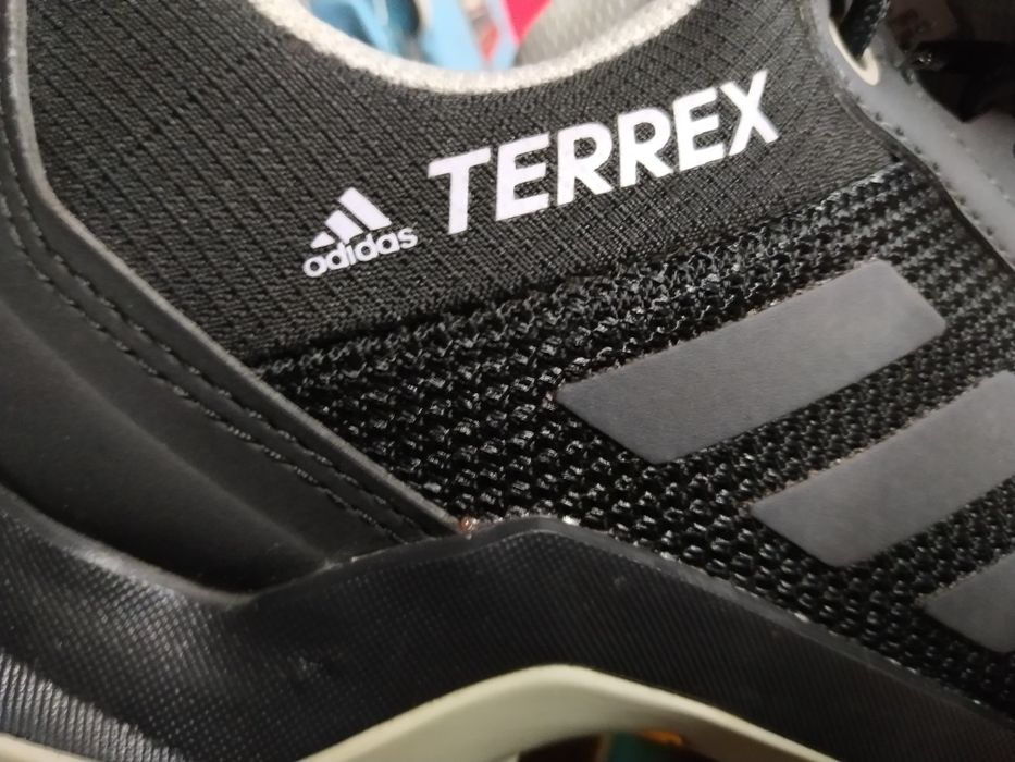 Tênis ADIDAS 38 Vendo 25€ COMO NOVOS