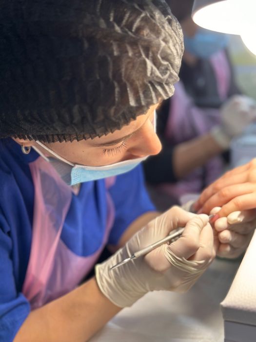 Навчання манікюр і педикюр