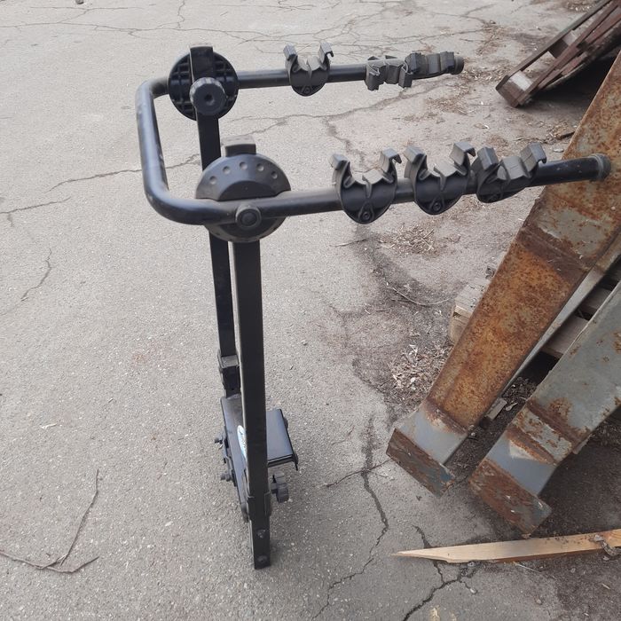 Багажник на фаркоп для 3х велосипедів. Некомплект.