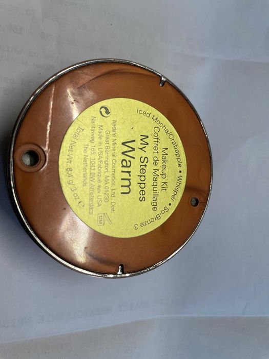 cienie do makijazu 70 zł