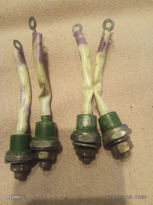 Транзистори для інвертора.