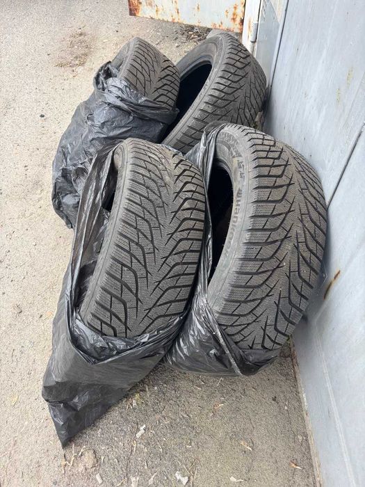 Hankook Icept iZ3 235/55/18