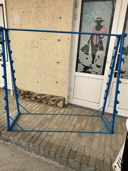 Металлические стойки двусторонние витрины  б/у