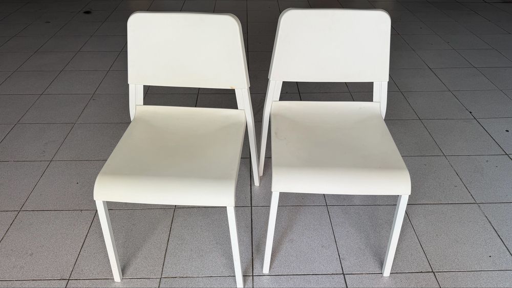 Conjunto de 2 cadeiras e mesa extensivel