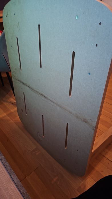 Mesa Redonda de madeira