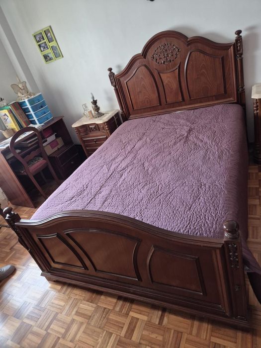 Cama Classica em Madeira Maciça