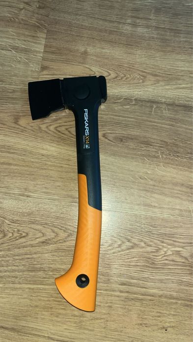 Siekiera fiskars x14