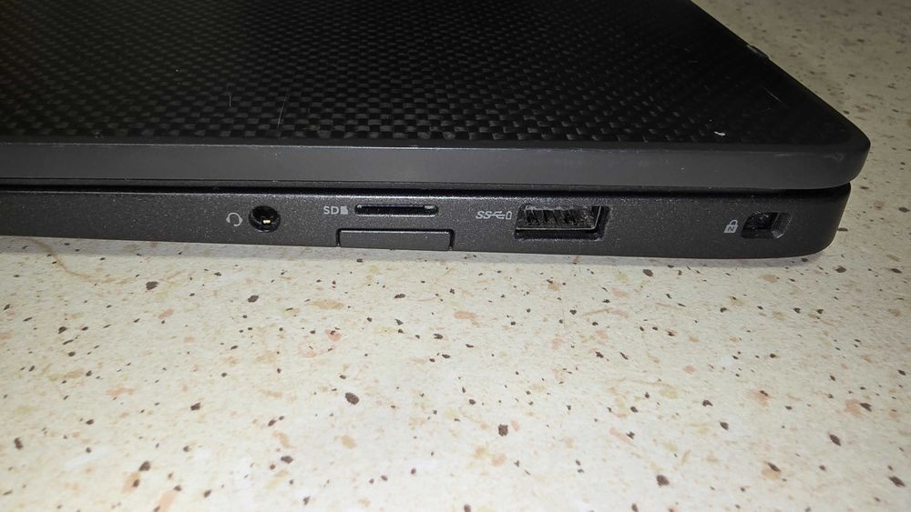 Dell Latitude 7400 ,i5-8365U ,DDR4 16 GB , 256 SSD, 14 cali WIN 11 PRO