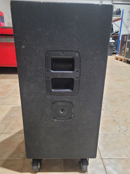 QSC - KS 212c subwoofer amplificado