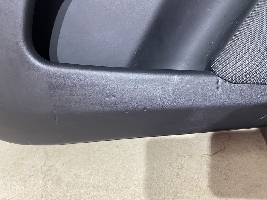 Tesla Model X карти дверні