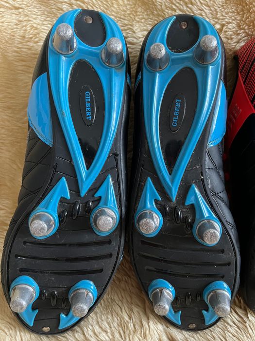 Buty piłkarskie korki wkręty na grząską nawierzchnię rozmiar 38,5