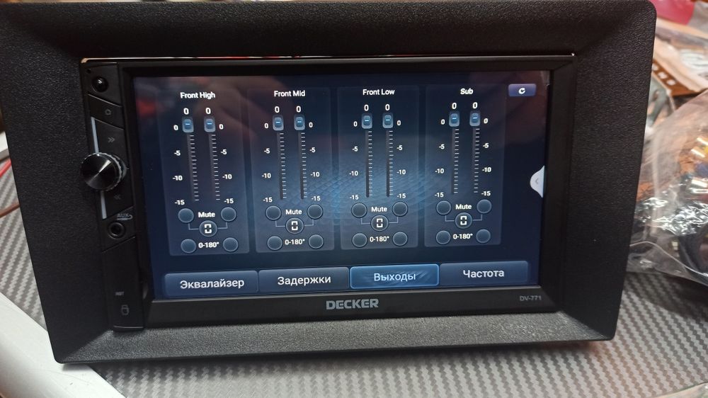 Продам.Обменяю.Процессорную 2-DIN Магнитолу DECKER DV-771 DSP.