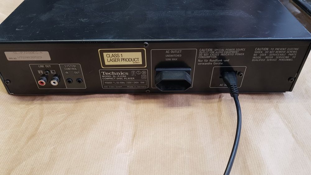 Odtwarzacz cd. Technics  SL-PJ 28A