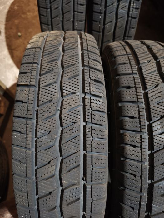 Все сезонная резина на микроавтобус Hankook 205-75 R 16 c
