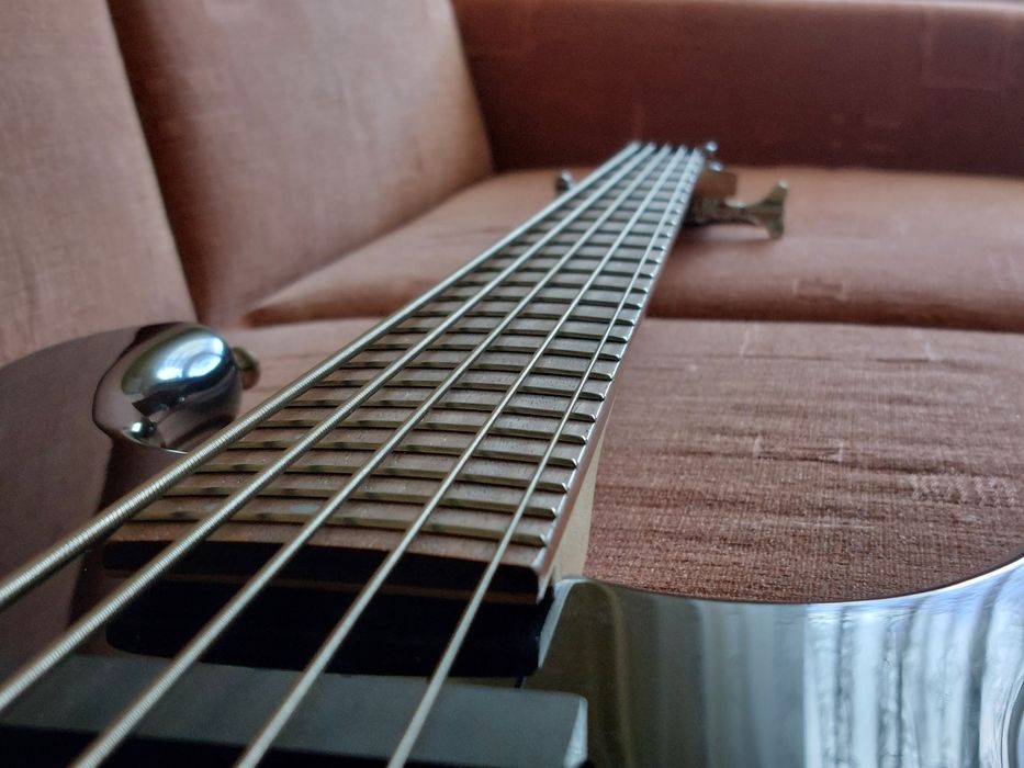 Cort Action Bass V + active    |.   gitara basowa bas aktywny