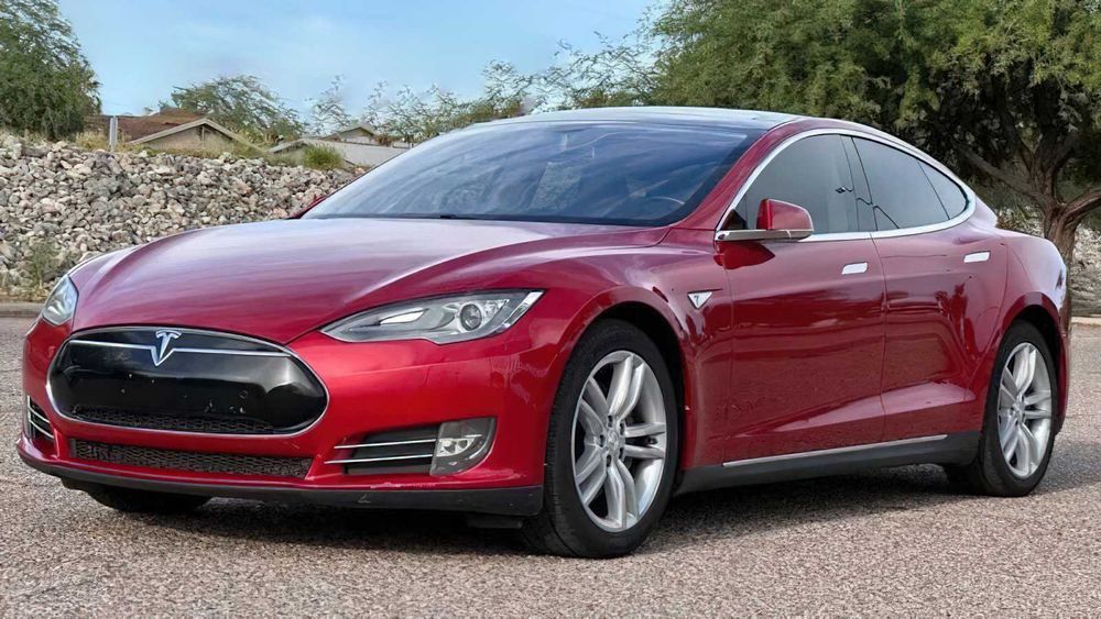 Tesla Model S 85      2014