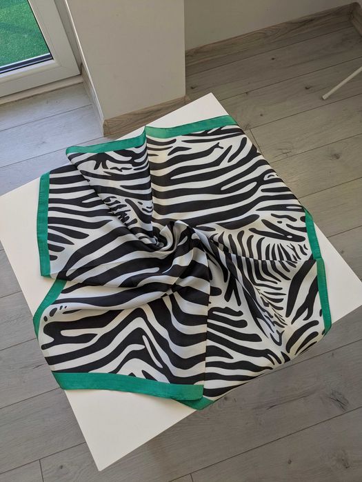 Chusta zebra zielona 70x70 cm