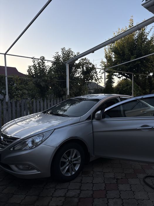 HYUNDAI SONATA 2012 VIN KMHEC41LBCA471189 фото оголошення 2 з 8