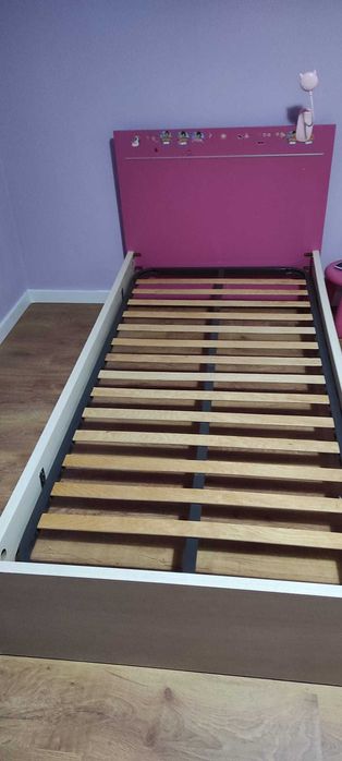 camas impecáveis c/estrados e colchões