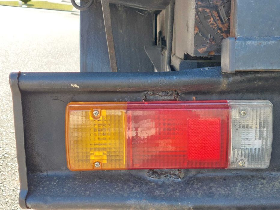 Carrinha de caixa aberta
