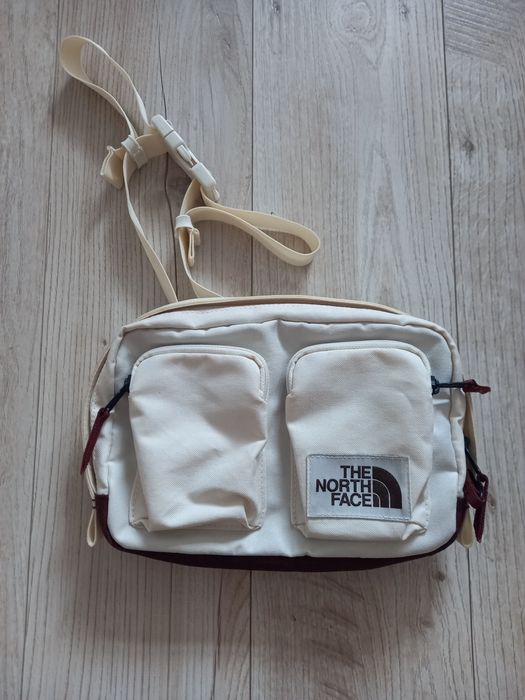 Продам сумку на пояс The North Face