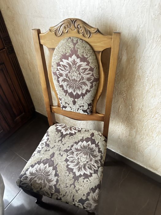 Стільці дубові в комплекті 8 штук