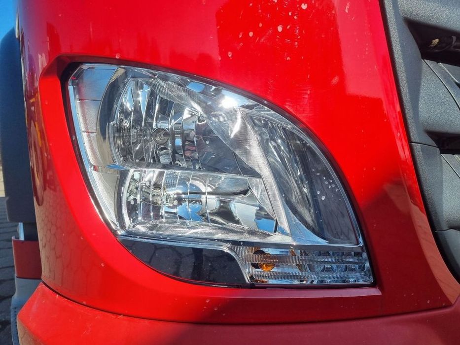 reflektor lampa prawa daf xf 106 , cf euro 6
