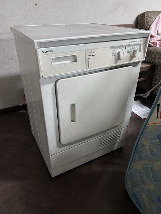 Máquina de secar a roupa