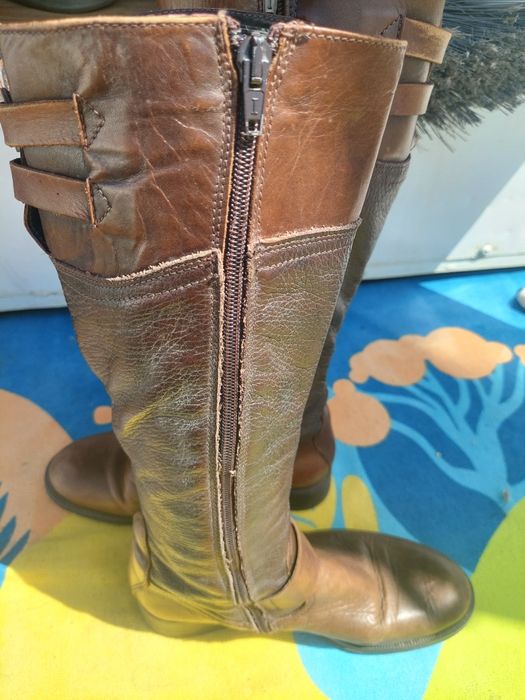 Bota feminina de couro legítimo cano alto castanha – nº 37