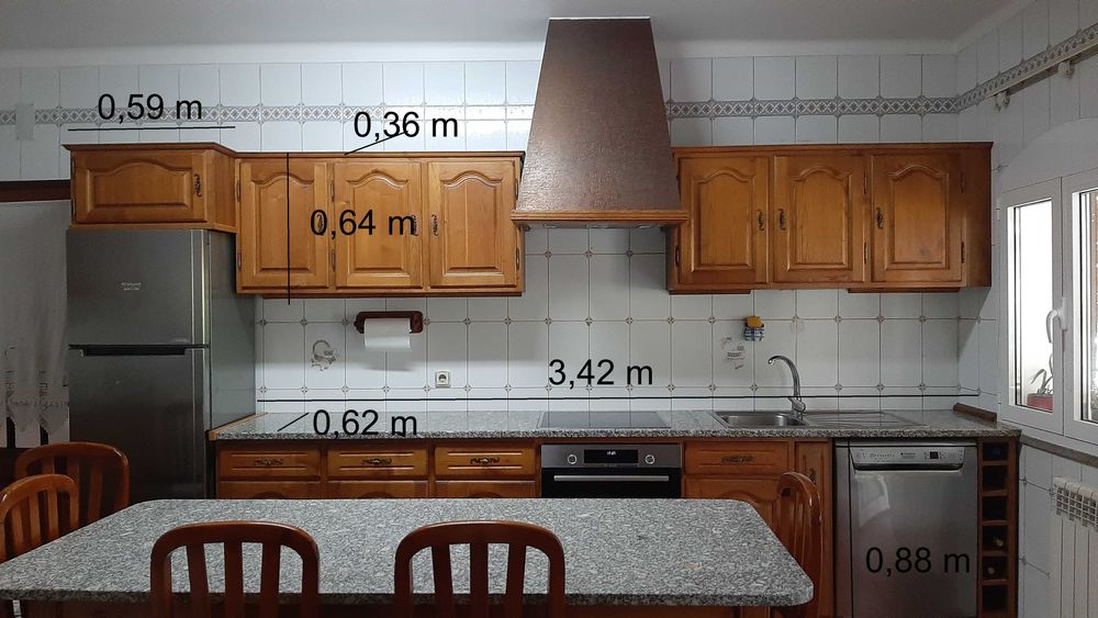 Vendo mobília de cozinha em castanho