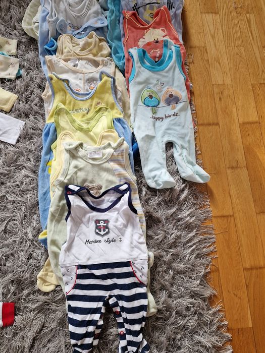 Śpiochy i kaftaniki 44 sztuki rozmiar 62 zestaw