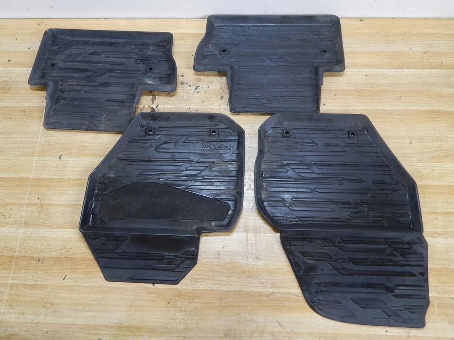 Dywaniki gumowe dywanik wykładzina Volvo V60 s60 II Cross Country 10-18 Komplet Ładne Łuków części