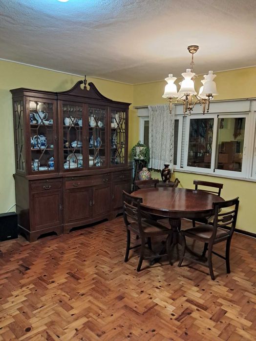 Móvel estilo Inglês + Mesa extensível 10 pessoas + carrinho de chá