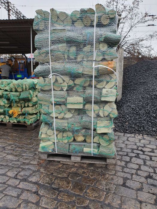 Drewno kominkowe Drewno opałowe  Workowane DĄB Drewno na ognisko