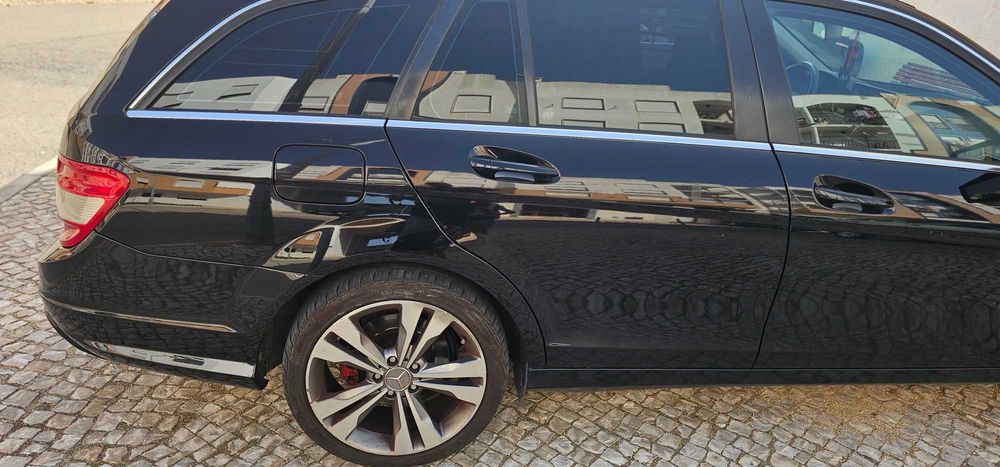 Carrinha Mercedes C220 W204 imaculada