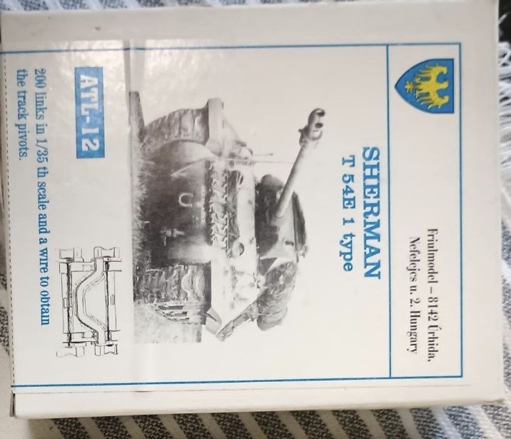 Збірна модель. Металеві траки для Шерман.
