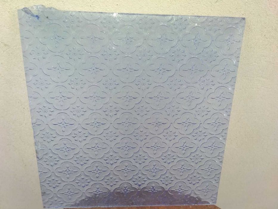 Скло рельєфне товщиною 4мм. 160 на 100 см.
