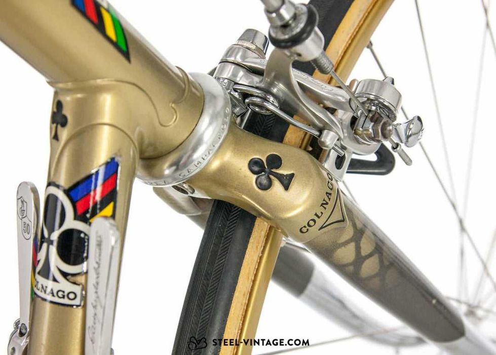 Демісезонна велокепка фірми Colnago.