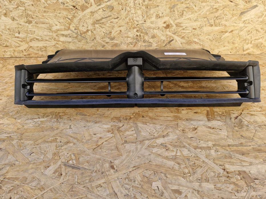 Tesla 3 wlot/kierownica powietrza 107673200h