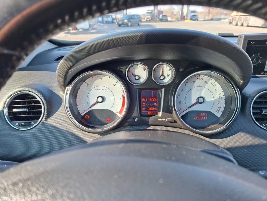 peugeot 308 1.6 hdi 2013r.