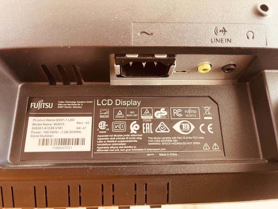 Monitor marca fujitsu, em bom estado