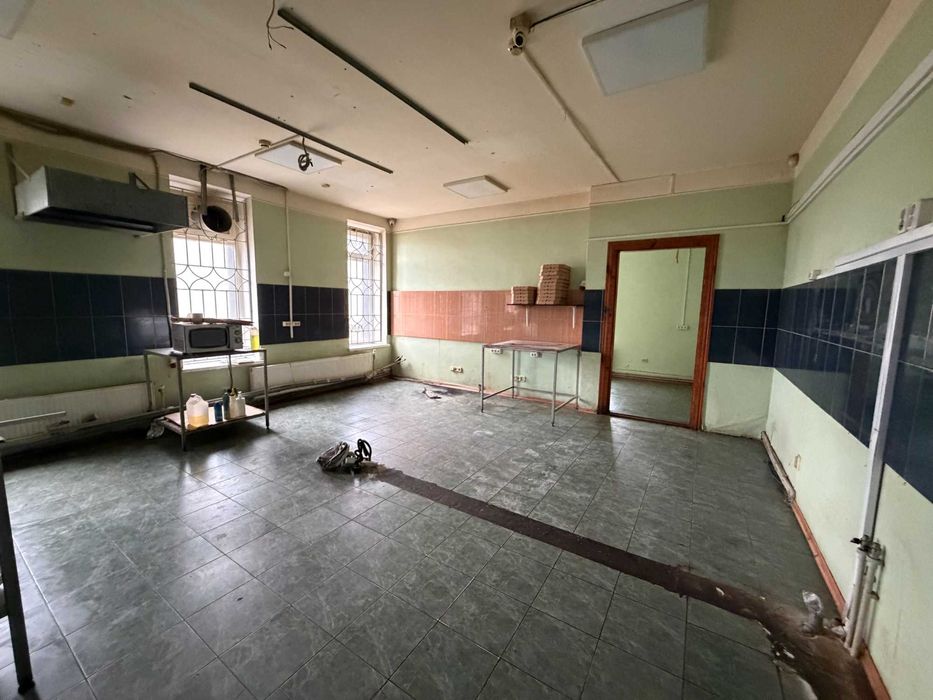 Приміщення в центрі біля Палацу одружень