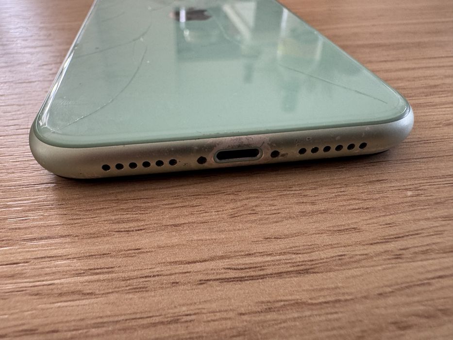 Iphone 11 bateria 100% zbity tyl i brak wibracji 128gb
