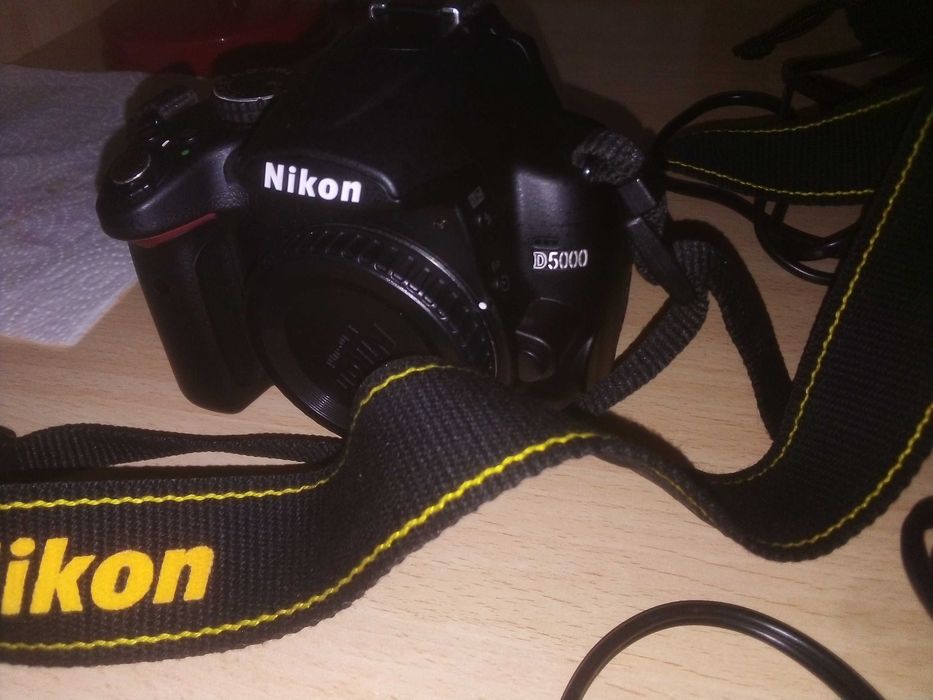 Maquina fotográfica Nikon D 5000