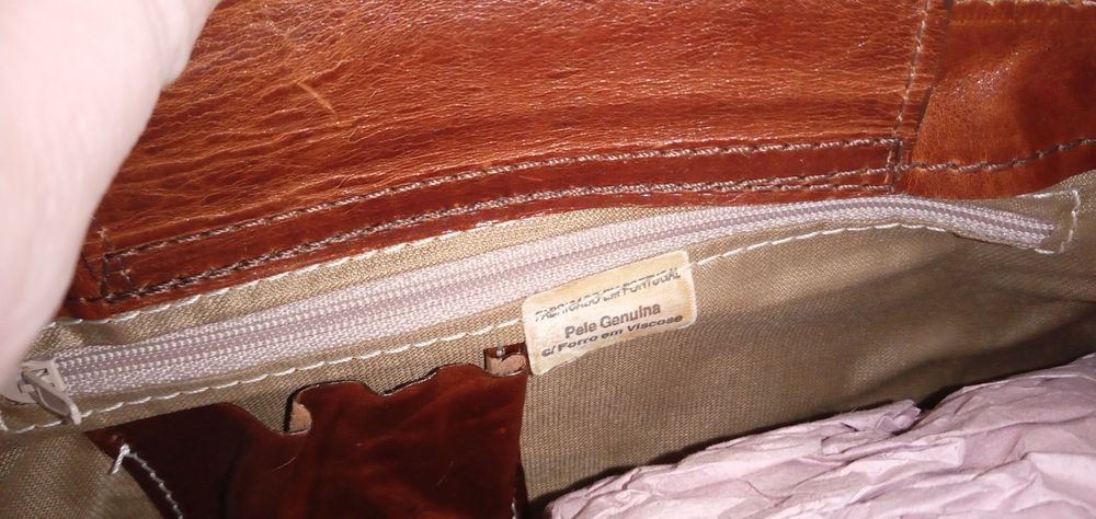 Carteira em pele