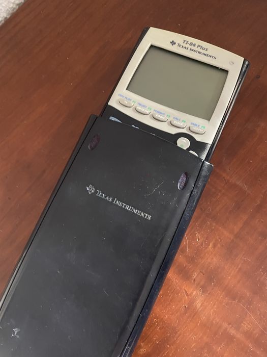 Calculadora Gráfica Texas Instruments TI-84 Plus (Funcional / Sinais de Uso)