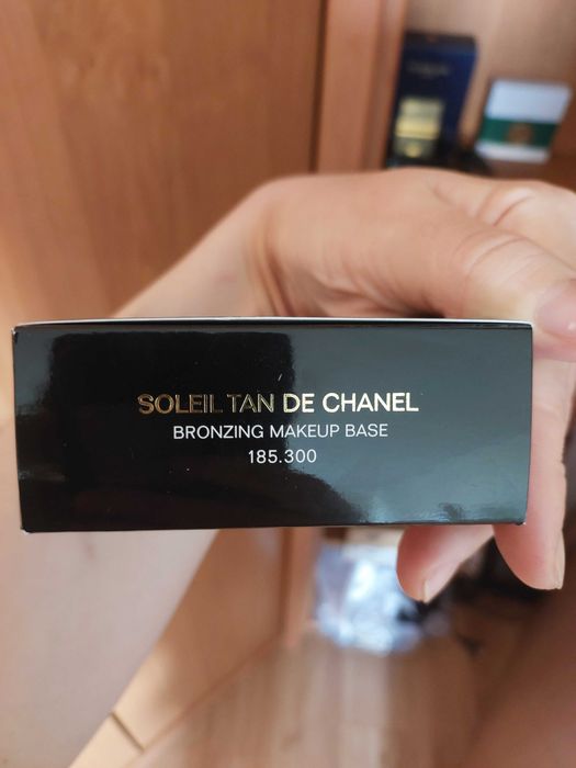 Chanel les beżowy krem brązujący o zdrowym blasku, brąz soleil tan.