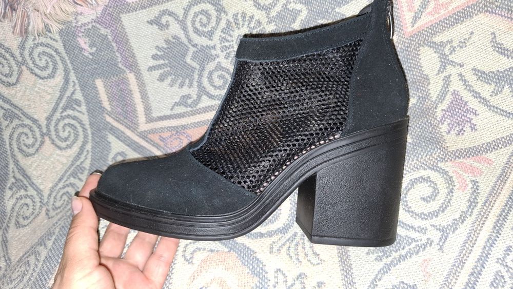Туфлі з сіточкою