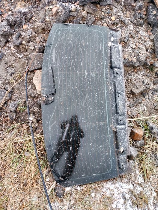 Подёмнэ стекло задней ляды