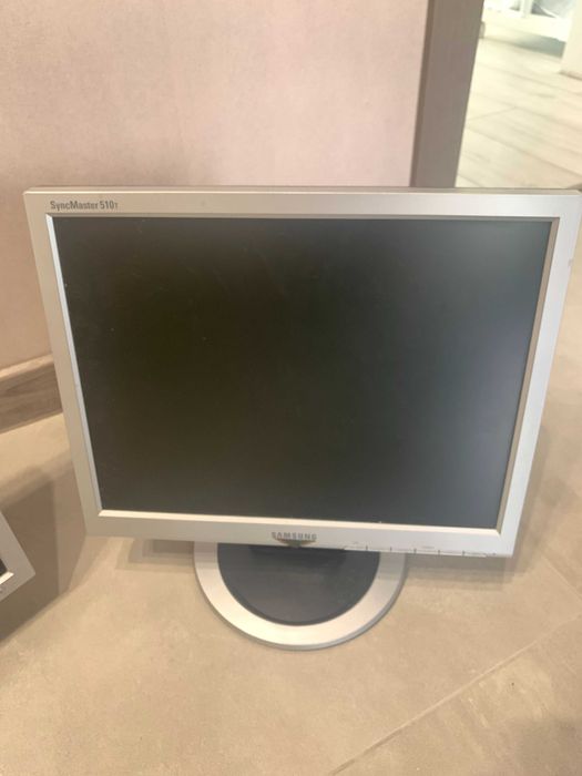 Продам два монітори